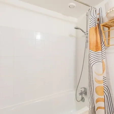Amazing Stylish Studio, Well Located Near Metro, Bastille Neighborhood * Parigi