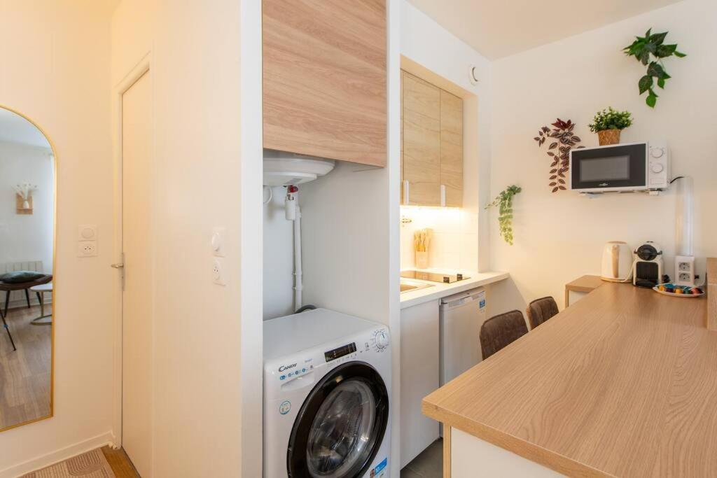 Appartamento Amazing Stylish Studio, Well Located Near Metro, Bastille Neighborhood Parigi